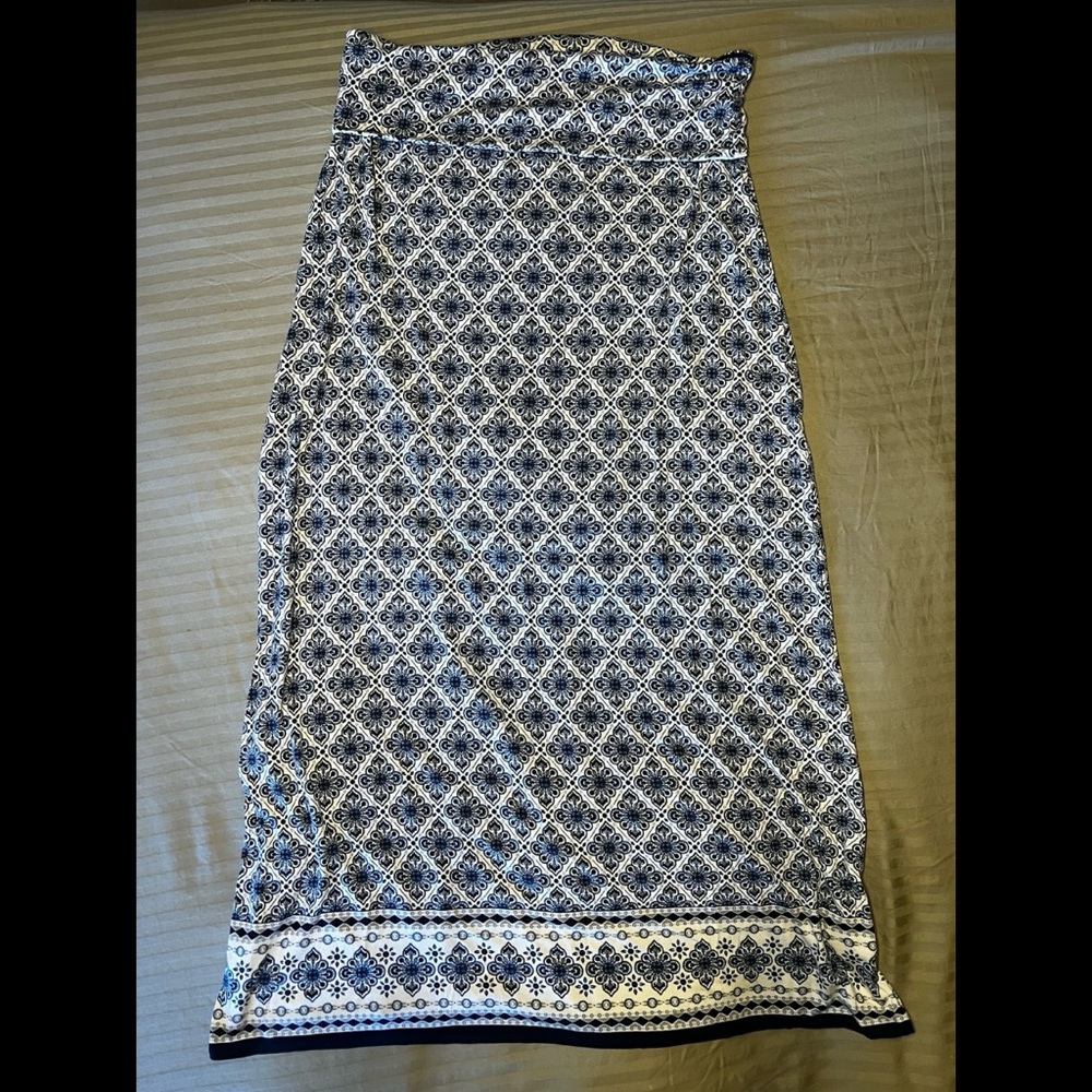 NWT Max Studio Navy and White Maxi Skirt - Size large - Picture 2 of 7
